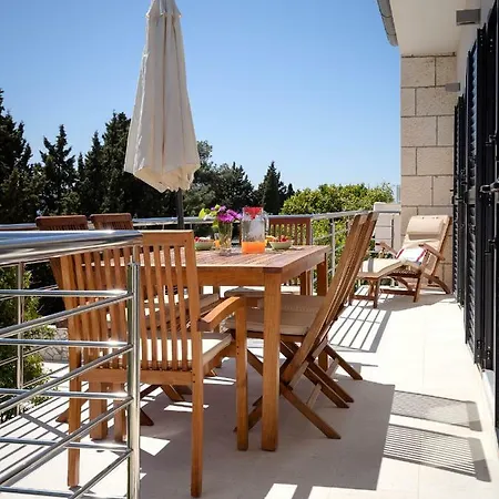 Vindobona 2 * Hvar Town